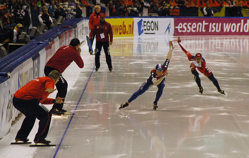 Long track speed skating