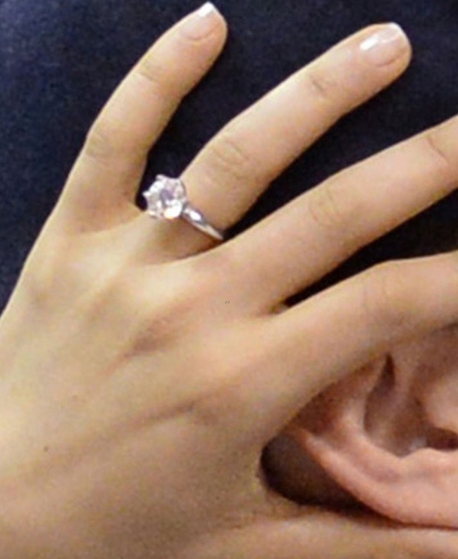 mila kunis engagement ring