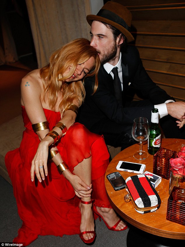 sienna miller vanity fair oscar party 2014 red gown 2