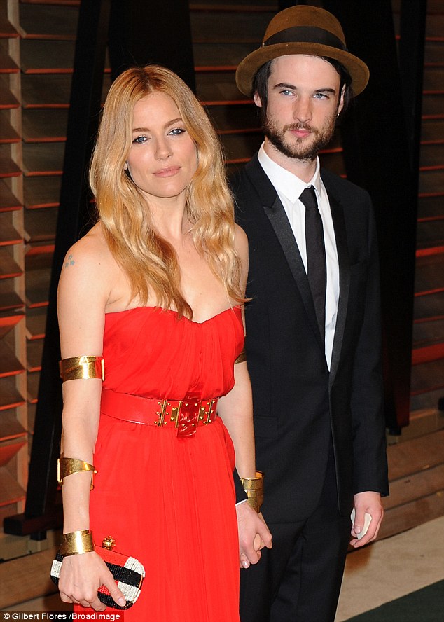 sienna miller vanity fair oscar party 2014 red gown 5