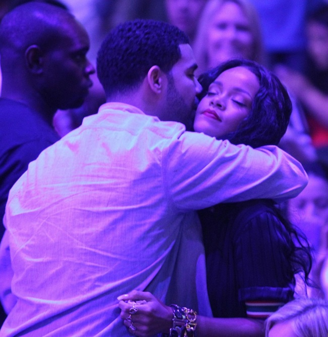 Drake at the Clippers game.