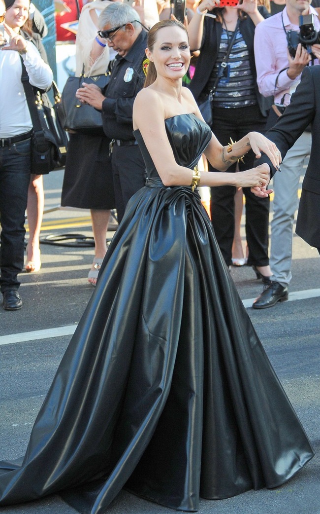 angelina-jolie-brad-pitt-maleficent-premiere-10