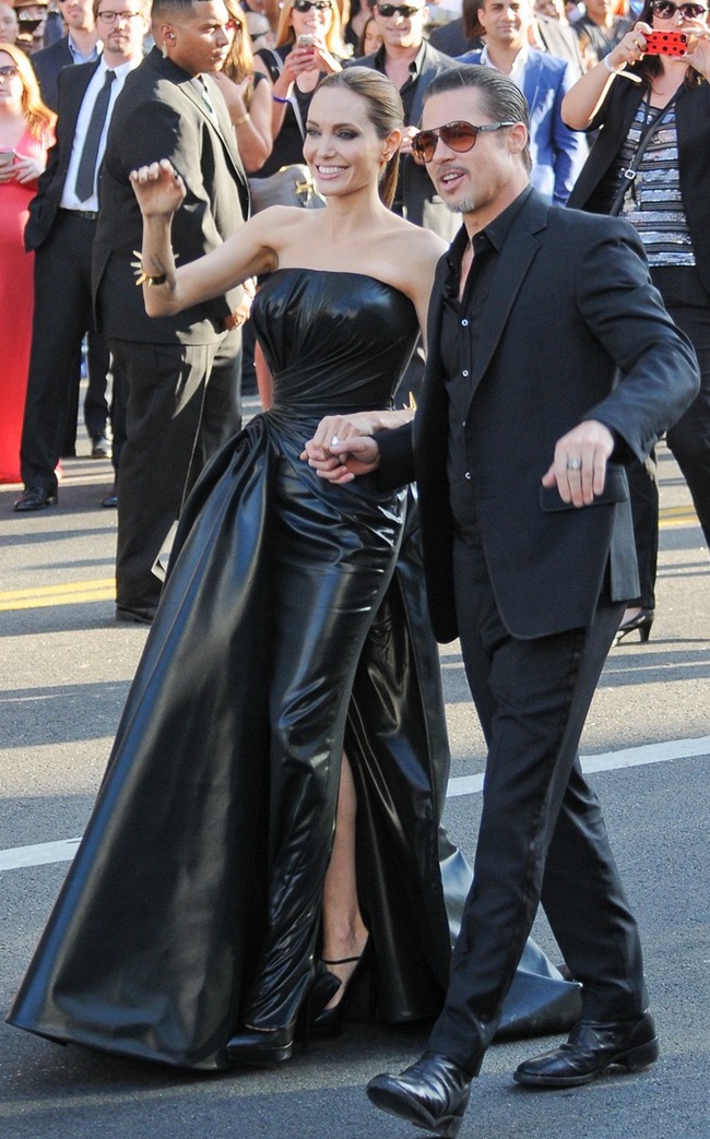 angelina-jolie-brad-pitt-maleficent-premiere-14