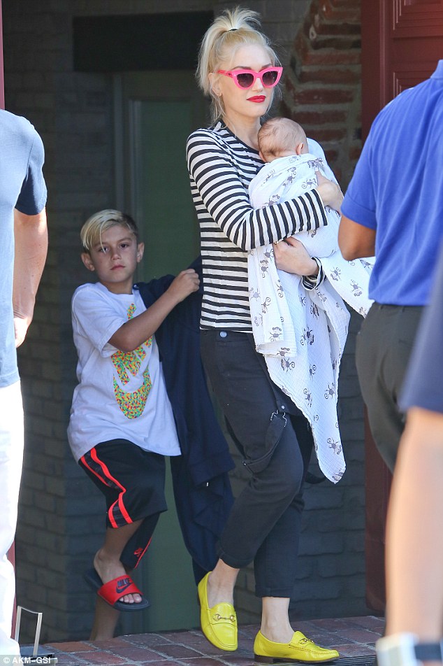 gwen-stefani-memorial-day-pary-malibu-pic166831