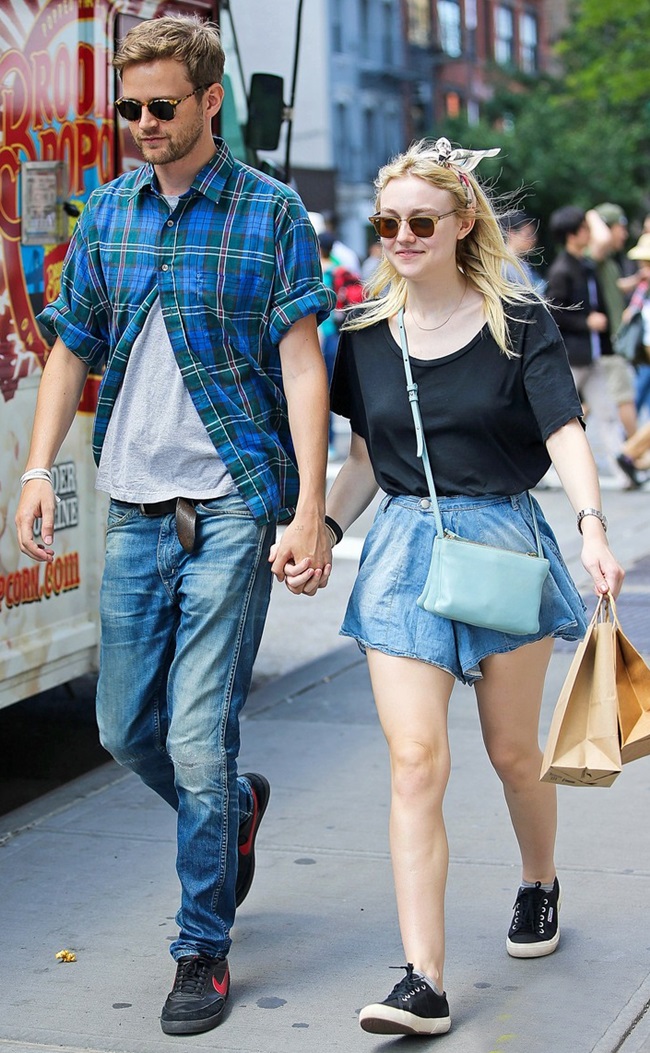 *EXCLUSIVE* Dakota Fanning and Jamie Strachan are two Lovebirds in the Big Apple