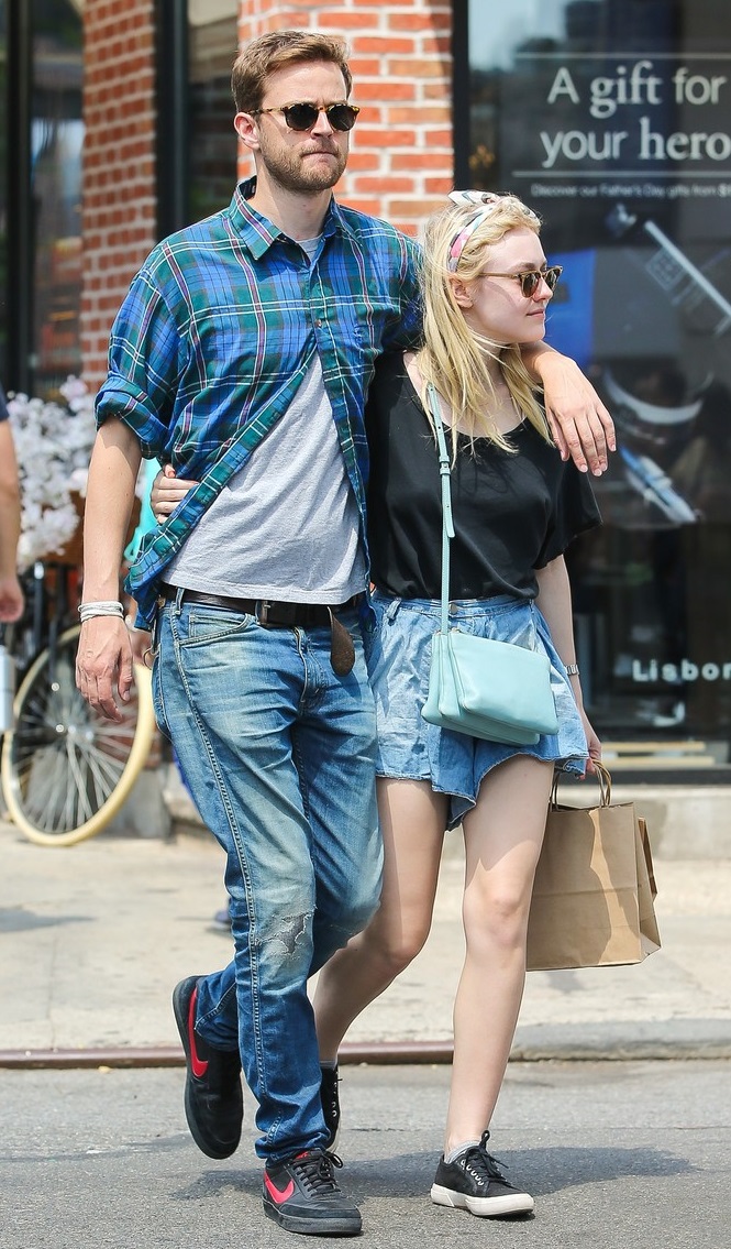 *EXCLUSIVE* Dakota Fanning and Jamie Strachan are two Lovebirds in the Big Apple