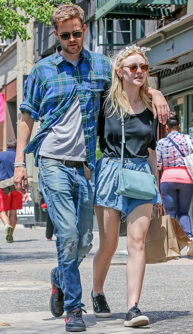 *EXCLUSIVE* Dakota Fanning and Jamie Strachan are two Lovebirds in the Big Apple