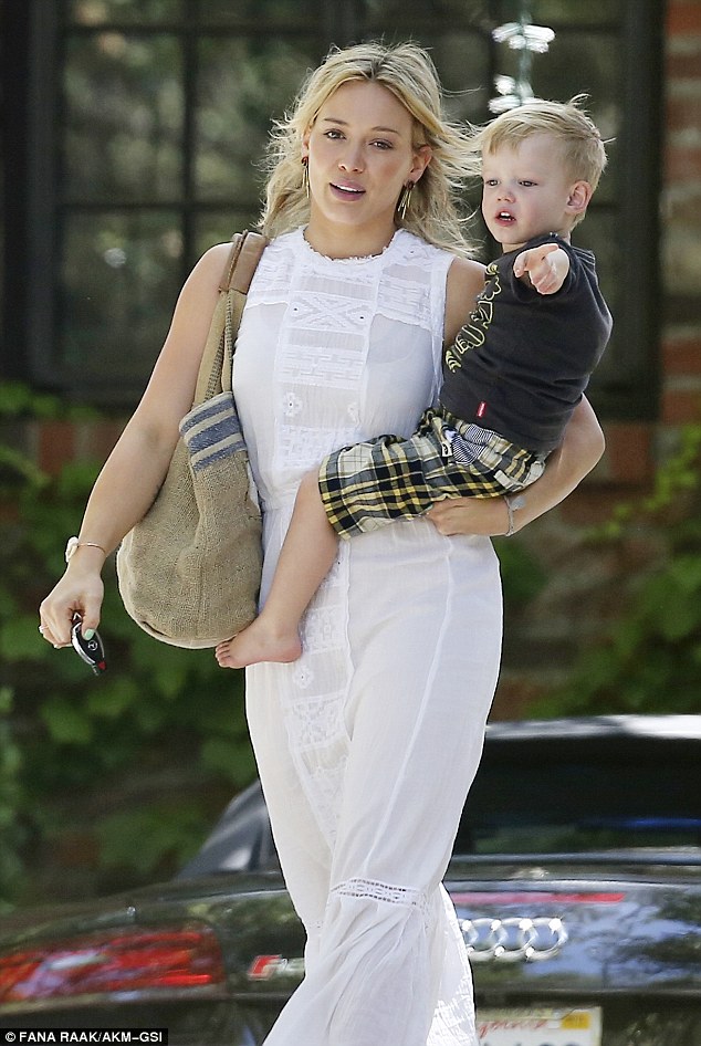 hilary duff white dress maxi flat sandals 6