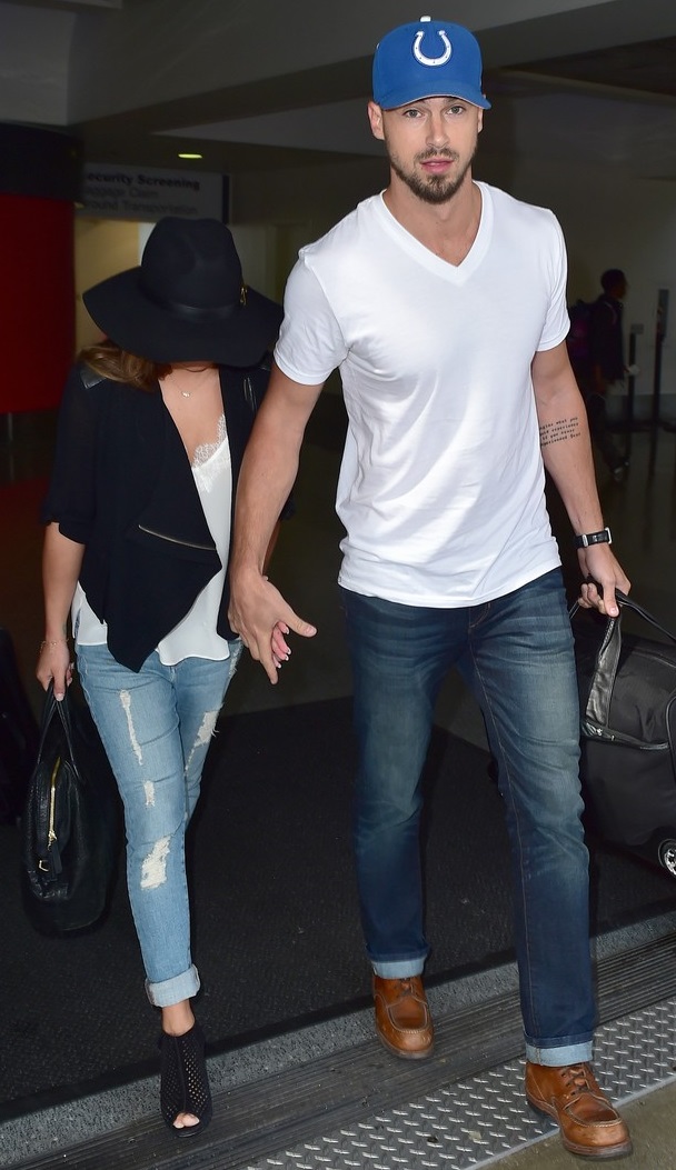 lea-michele-matthew-paetz-roll-up-jeans-for-lax-landing-08