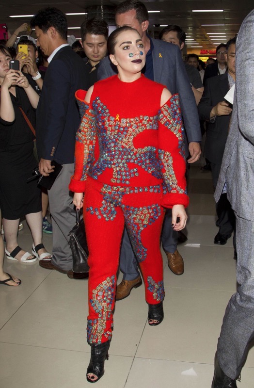 Lady-Gaga-arrives-in-Seoul-August-2014.j