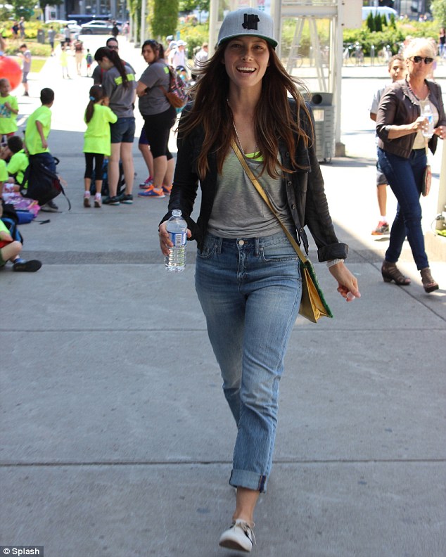 jessica biel in montreal soludas sneakers