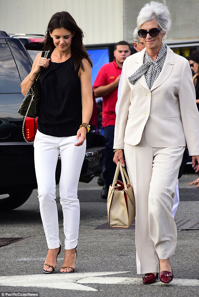 katie holmes valentino camou bag leopard print sandals 2