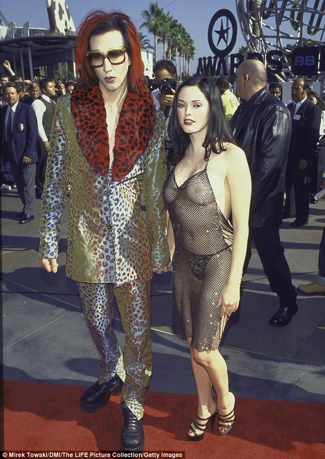 rose mcgowan outfit mtv vmas 1998