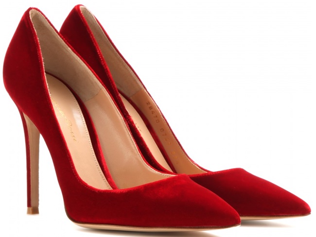 gianvito rossi red velvet pumps