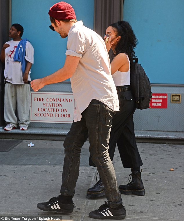 robert pattinson dr martens