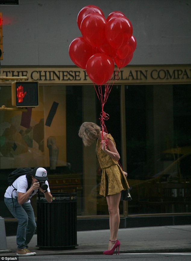 taylor swift gold top skirt pink ankle strap pumps 2