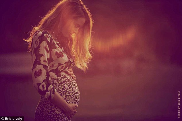 blake lively pregnant announcement