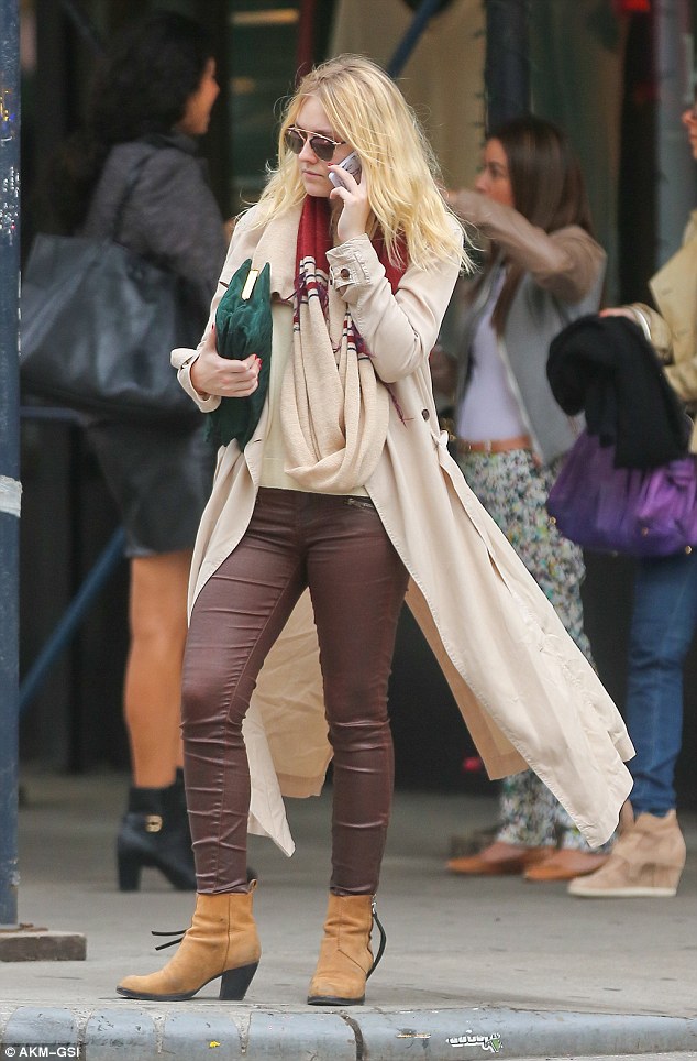 dakota fall outfit leather pants ankle boots style 2