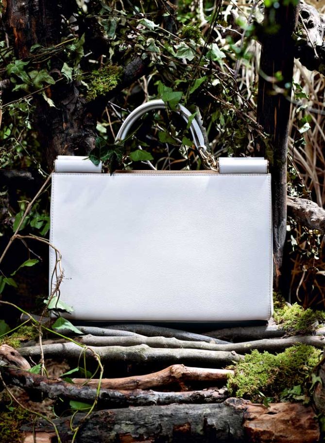 fall-winter-2014-2015-accessory-trends-dolce-and-gabbana-white-leather-sicily-shopper