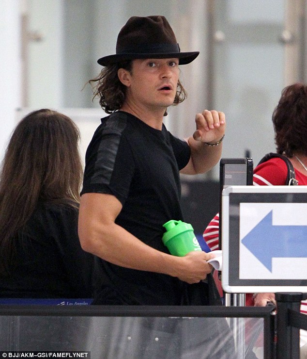 selena gomez airport orlando bloom october 2014 2