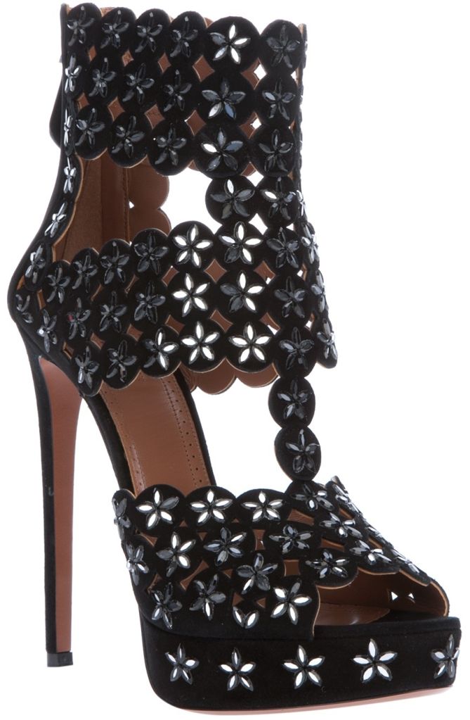 Alaia-women-s-scalloped-studded-pump-21-1