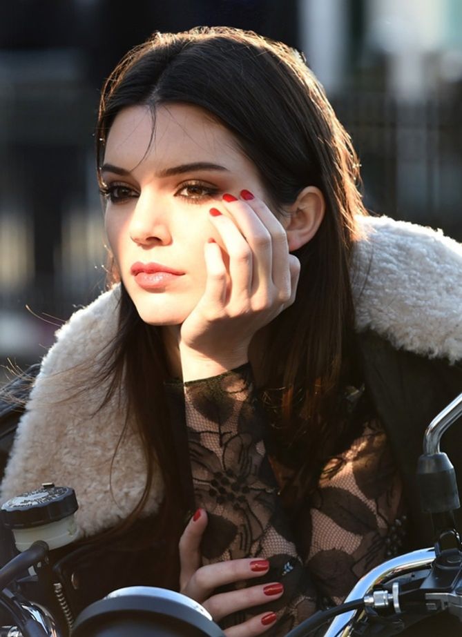 Estee-Lauder-Kendall-Jenner-vogue-17nov14-pr_b