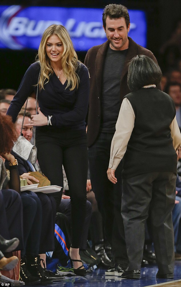 kate upton knicks game taylor swift amanda seyfried 3