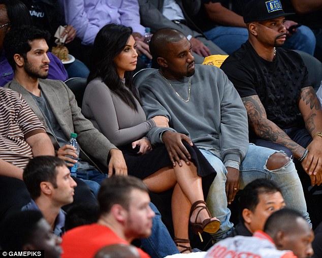 kim kardashian spanx lakers game givenchy sandals 3