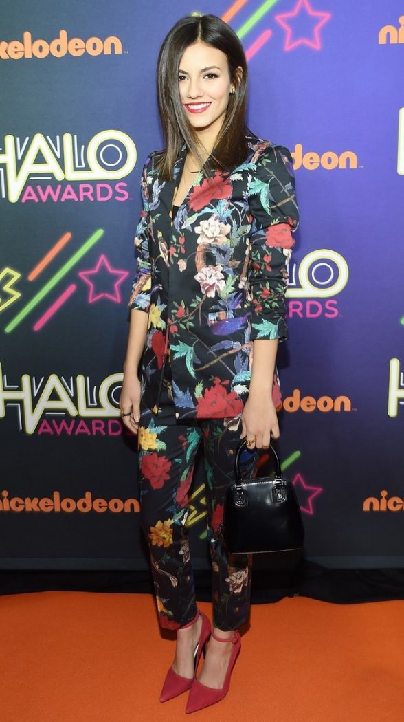 victoria-justice-leon-matt-reunion-2014-halo-awards-06