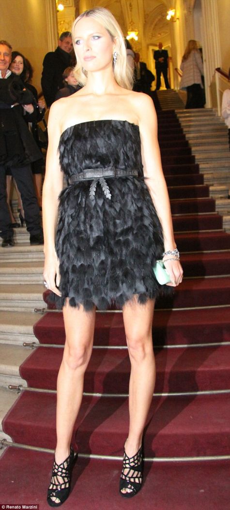 karolina kurkova prague strappy cutout sandals ostrich feather dress  nightingale awards