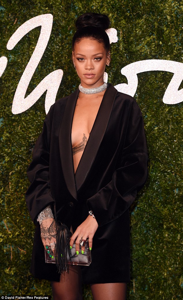 rihanna british fashion awards december 2014 3