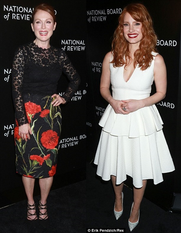 julianne moore dolce gabbana aquazzura national board of review awards 2-horz