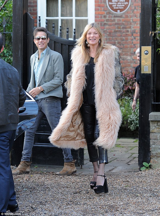 kate moss fur coat platfor sandals birthday january 2015 5