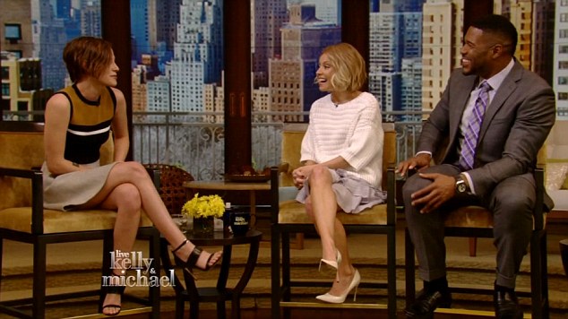 kristen stewart live kelly michael sandals 2