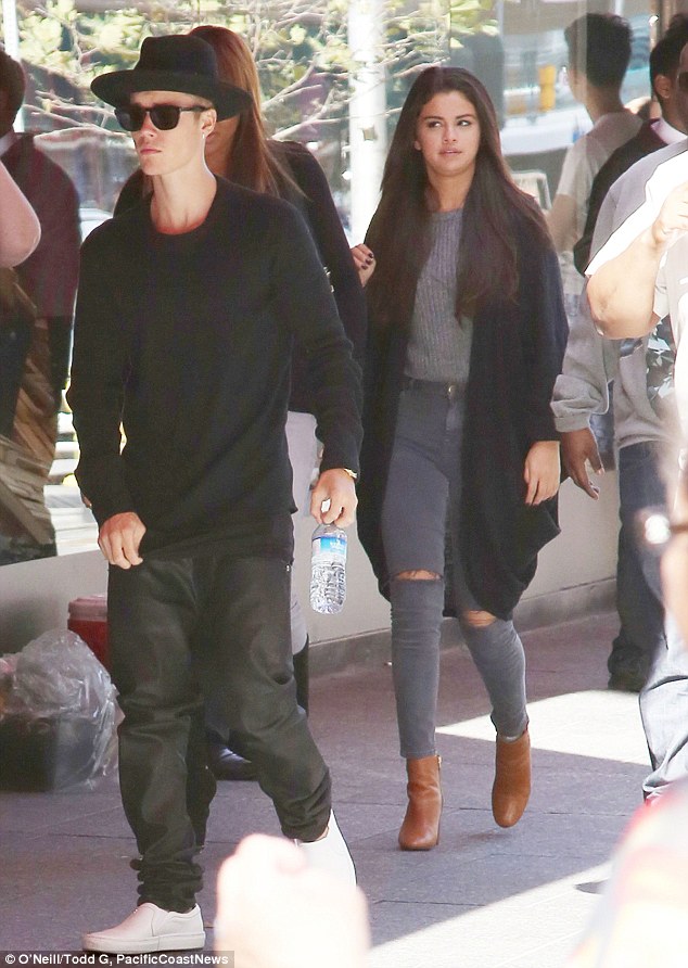 selena gomez back together january 2015 tan boots