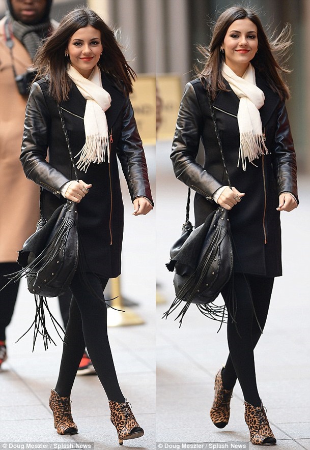 victoria justice leopard print boots january 2015 3-horz