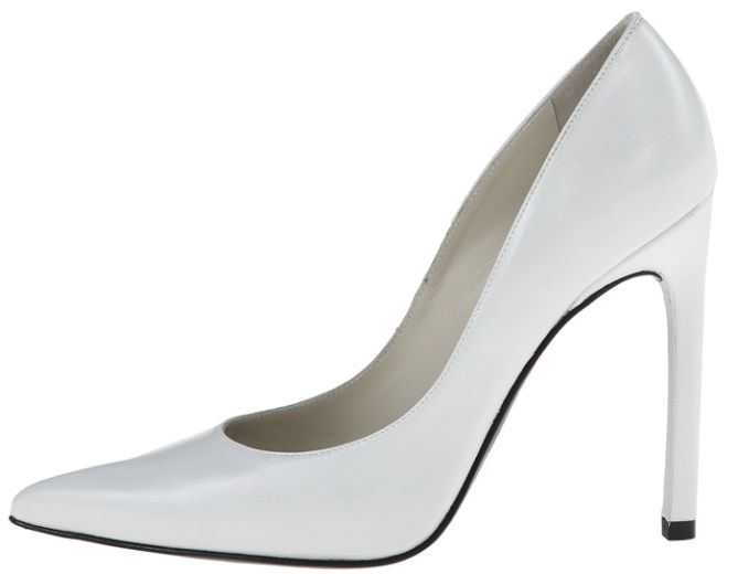 stuart weitzman queen pumps