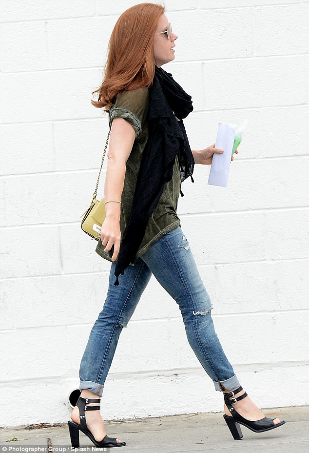 amy adams ankle strap sandals salon visit may 26, 2015