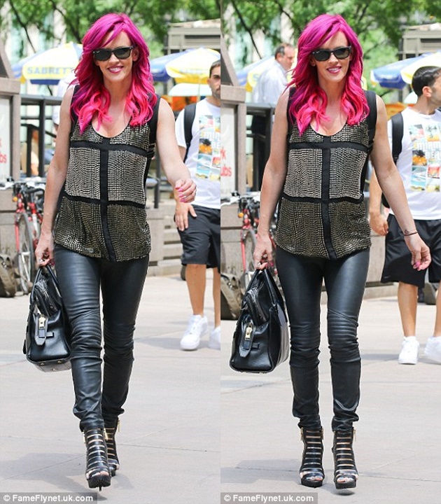 jenny mccarthy padlock strappy booties sandals pink hair 23-horz