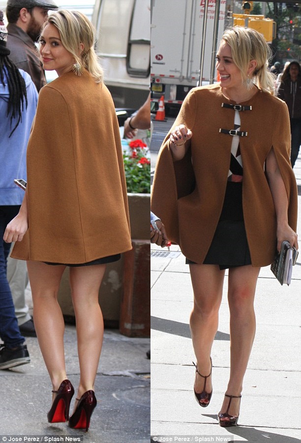 Hilary Duff Steps Out In A Copy Worthy Fall Outfit Get Her Look Shoes Post 