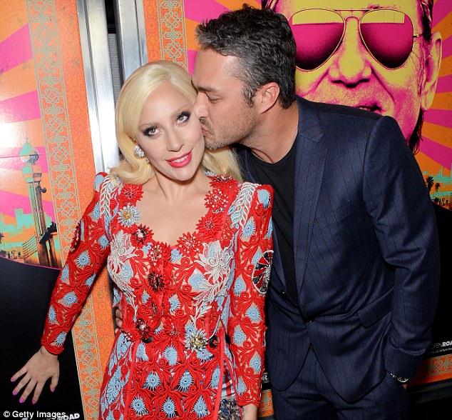 2D92C79400000578-0-Smooch_fest_Lady_Gaga_and_Taylor_Kinney_seem_to_be_more_in_love_-m-93_1445313396424