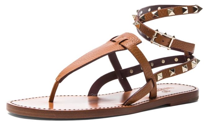 valentino--rockstud-thong-grained-leather-sandals-flat-sandals-product-1-18539458-3-480340985-normal