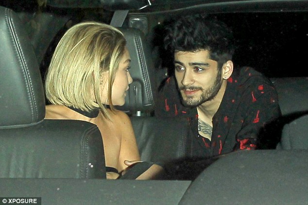 2ECA2FA300000578-3333158-New_romance_Gigi_Hadid_and_Zayn_Malik_were_pictured_leaving_Just-a-7_1448439494058