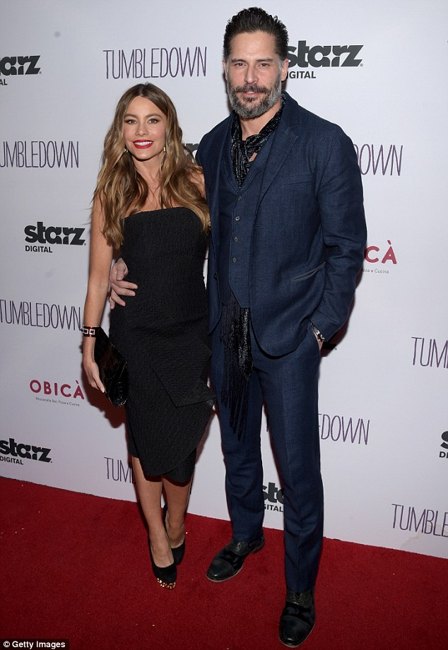 30CBD30700000578-3427677-Sofia_Vergara_Joe_Manganiello_attend_the_special_screening_of_Tu-m-58_1454397552732