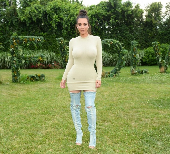 kim-kardashian-has-lost-almost-70-pounds-of-baby-weight-23