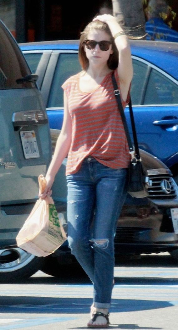 Anna Kendrick Looks Perfectly At Ease Amidst Hacked Photos Leak – Shoes