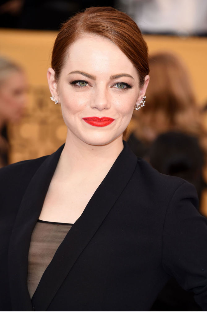 Emma Stone Hit It Off Again in the 2015 SAG Awards – Shoes Post