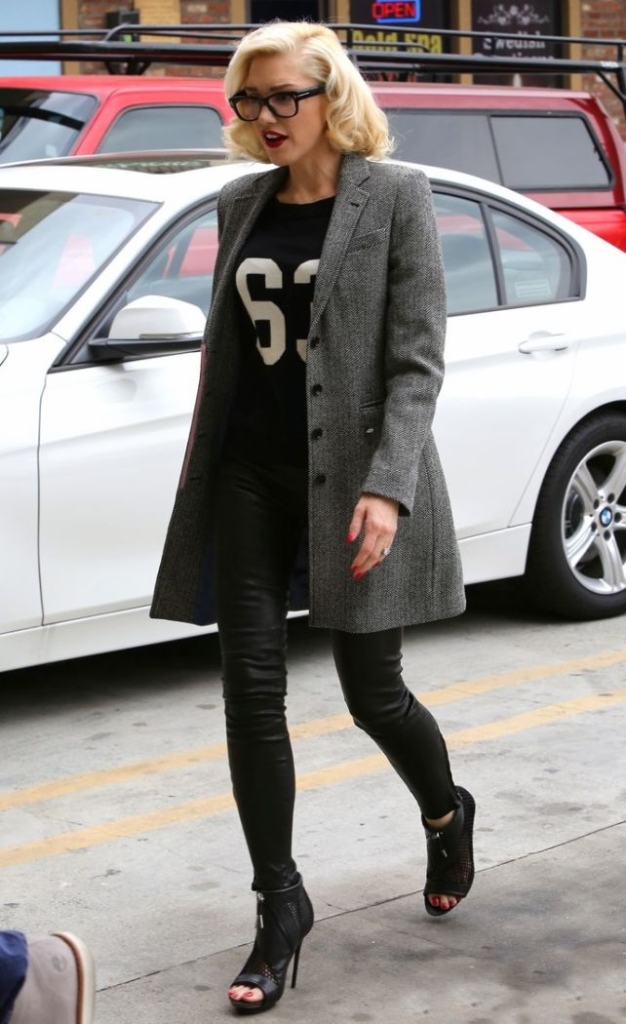 How to Look Geeky-Chic Like Gwen Stefani – Shoes Post