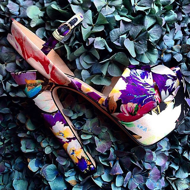 Brian Atwood Madison Floral-Print Silk Sandals – Shoes Post