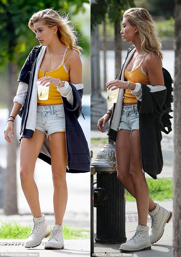 Hailey Baldwin Can't Make Up Her Mind; Wears 3 Outfits in One Day – Shoes  Post